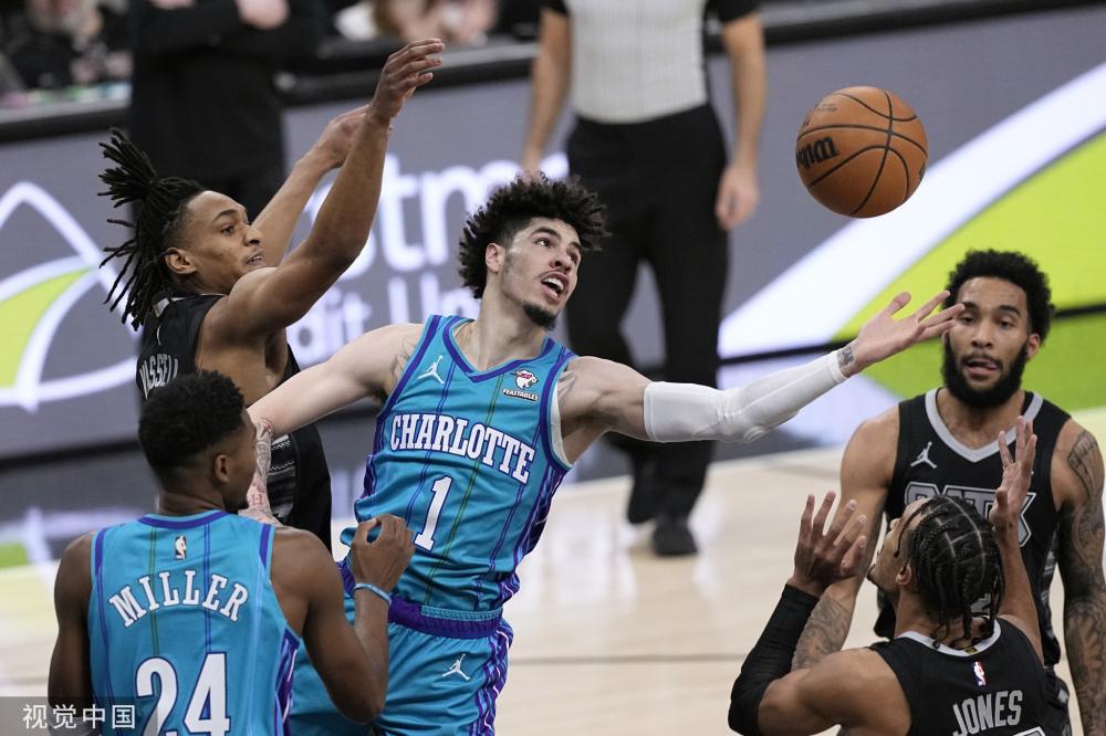 边路传中后 边路传中后