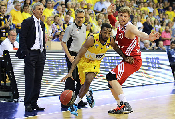 级四强的男 级四强的男