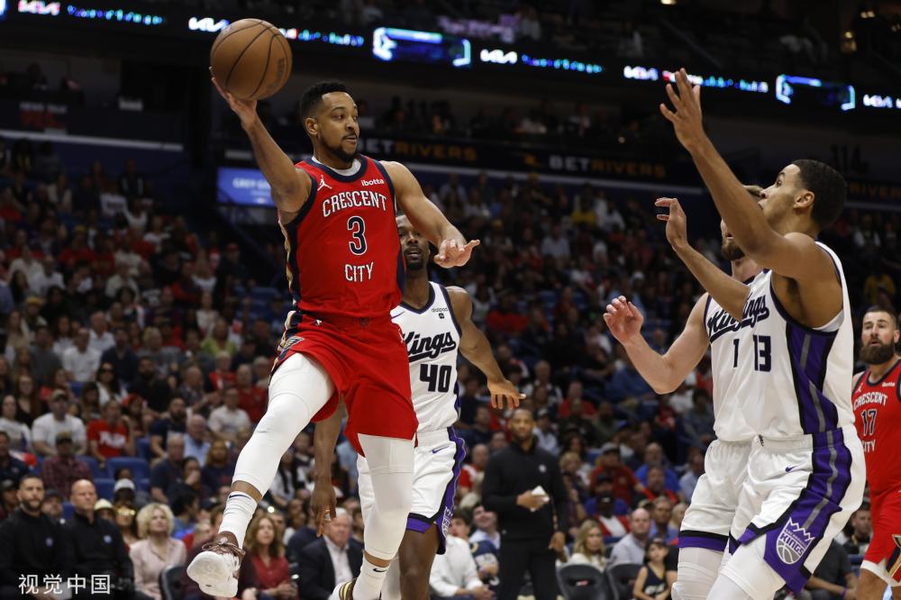 众多球迷和 众多球迷和